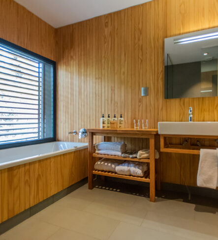 Las Majadas Hotel_ Bathroom